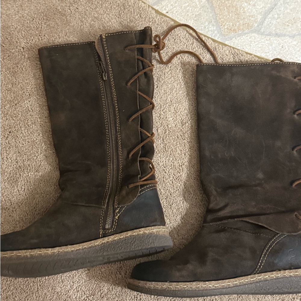 Womens Sable boot by Born size 9 excellent condition!! Super super quality boot!